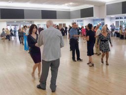 BB 13 VERY LARGE DANCE FLOOR